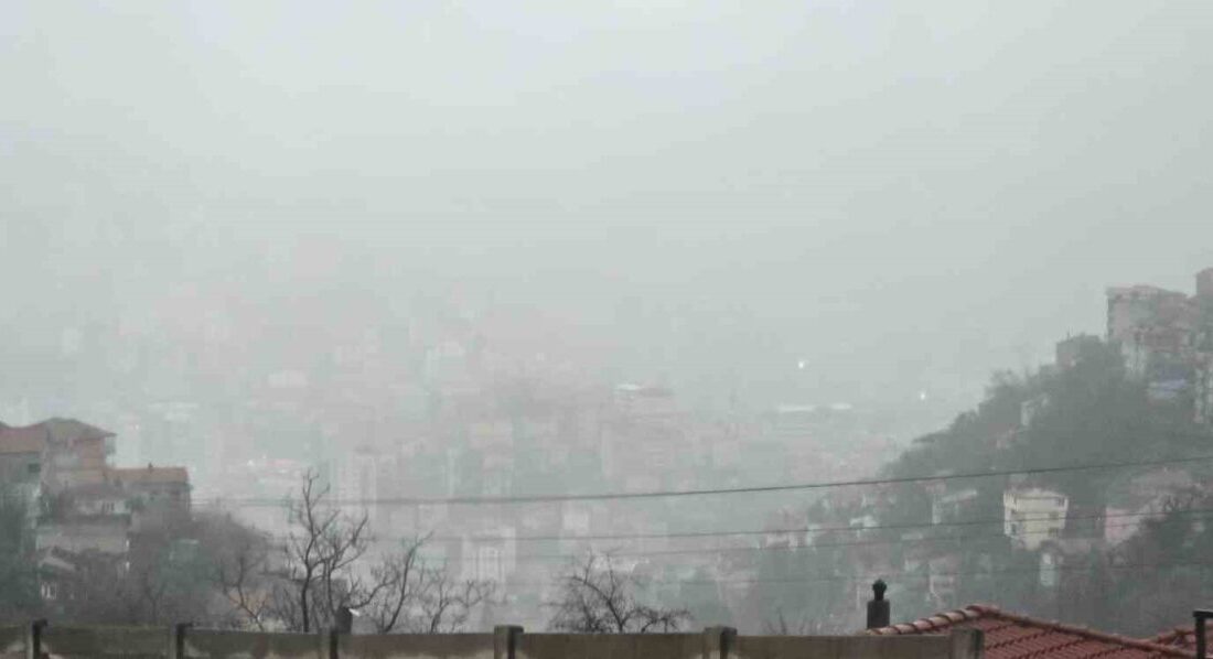 Zonguldak’ta sis ve yağışlı hava etkili oluyor Zonguldak'ta sis ve yağış