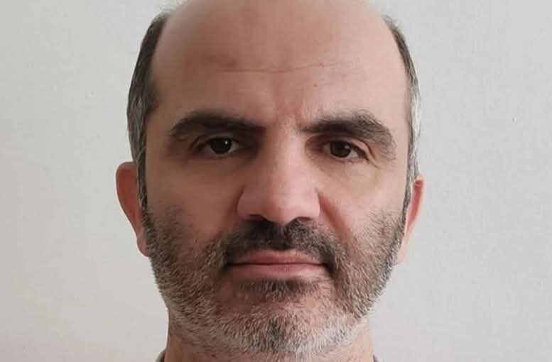 Çorum'un Alaca ilçesinde, matematik öğretmeni Oktay Gelir kanser tedavisi gördüğü