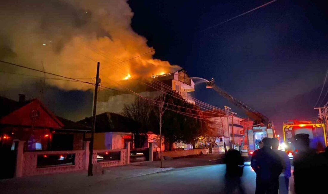 Denizli'nin Bozkurt ilçesindeki Ü.K. ait 4 katlı binanın çatısında nedeni