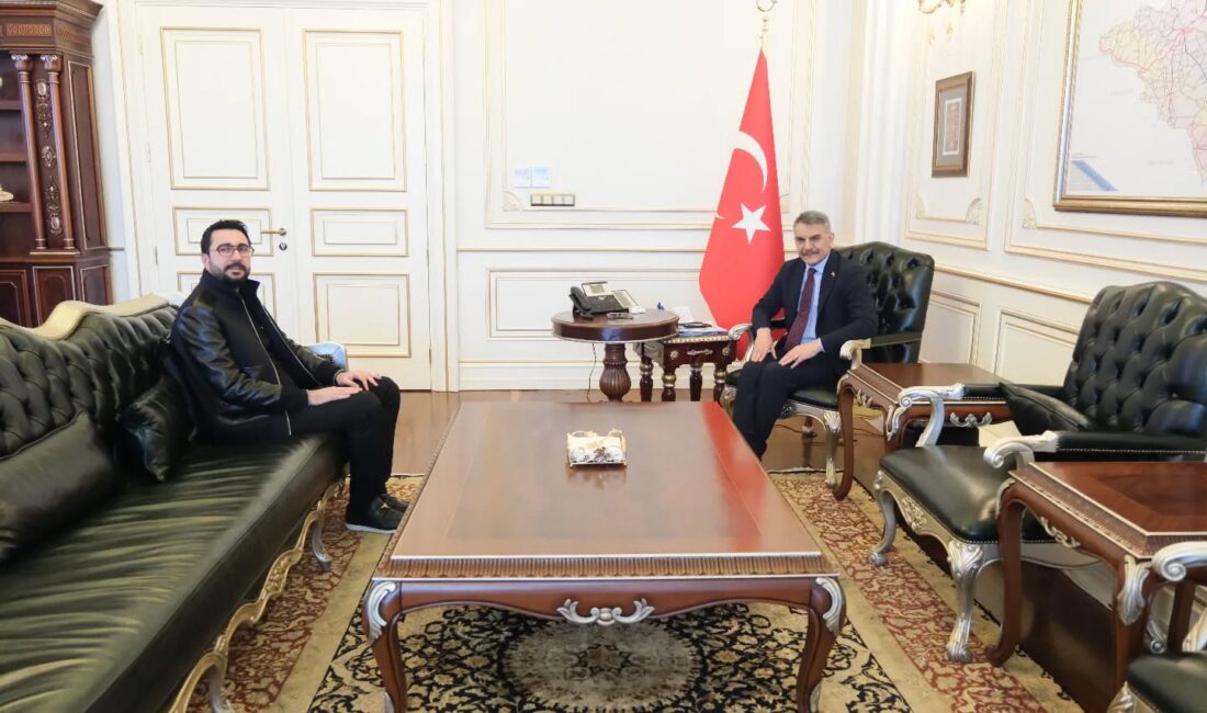 Yozgat FK Kulüp Başkanı Alparslan Akyüz, Yozgat Valisi Mehmet Ali