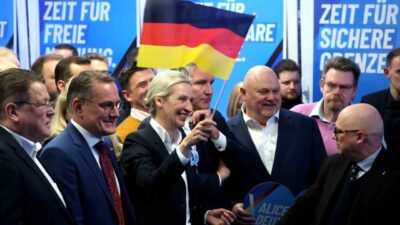 Almanya'da erken genel seçim sonuçlarına göre CDU/CSU birinci, AfD ikinci