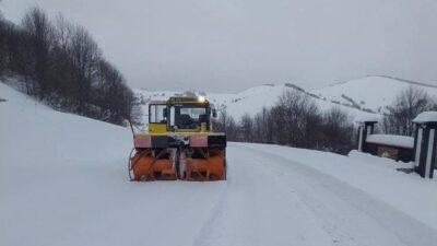 Amasya'da etkili olan kar yağışı nedeniyle il genelinde toplam 94