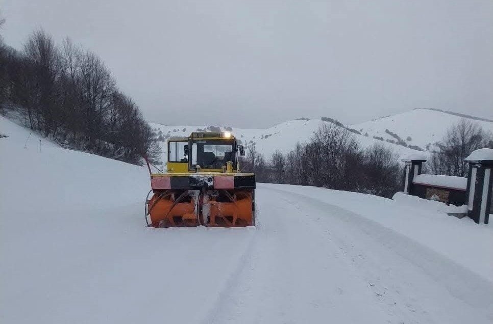 Amasya'da etkili olan kar yağışı nedeniyle il genelinde toplam 94