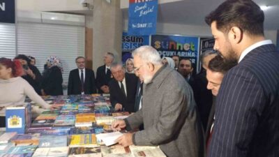Pursaklar Belediyesi, 3. Kitap Fuarı'nı düzenleyerek okuyucuları bir araya getirdi.