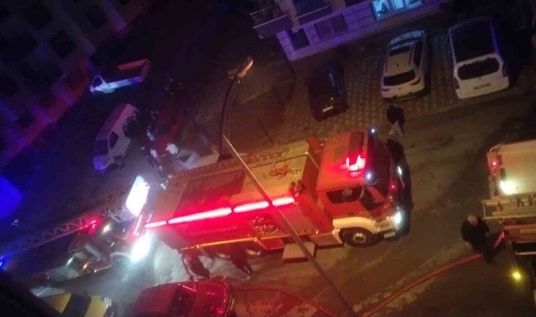 Ankara'nın Mamak ilçesinde 5 katlı bir binada çıkan yangın, itfaiye