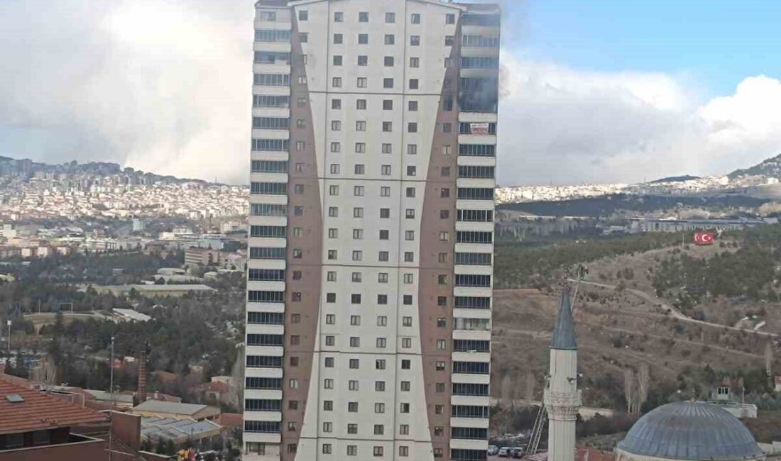 Ankara'nın Mamak ilçesindeki 22 katlı bir binanın 18. katında çıkan