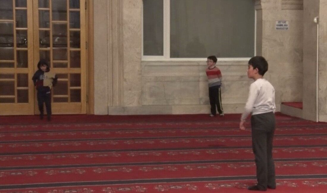 Ankara'da Ramazan ayının başlamasıyla vatandaşlar, Kocatepe, Hacı Bayram, Melike Hatun