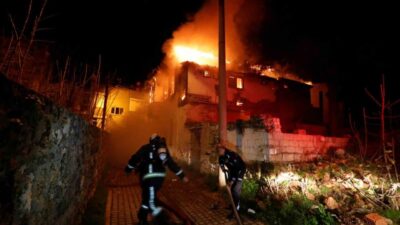 Antalya'nın Balbey Mahallesi'nde 150 yıllık tarihi bir bina, henüz belirlenemeyen