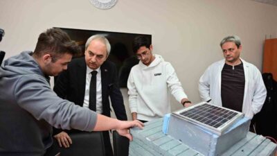 Kepez Belediye Başkanı Mesut Kocagöz, Karatay Anadolu Lisesi'nde öğrencilerle buluştu.