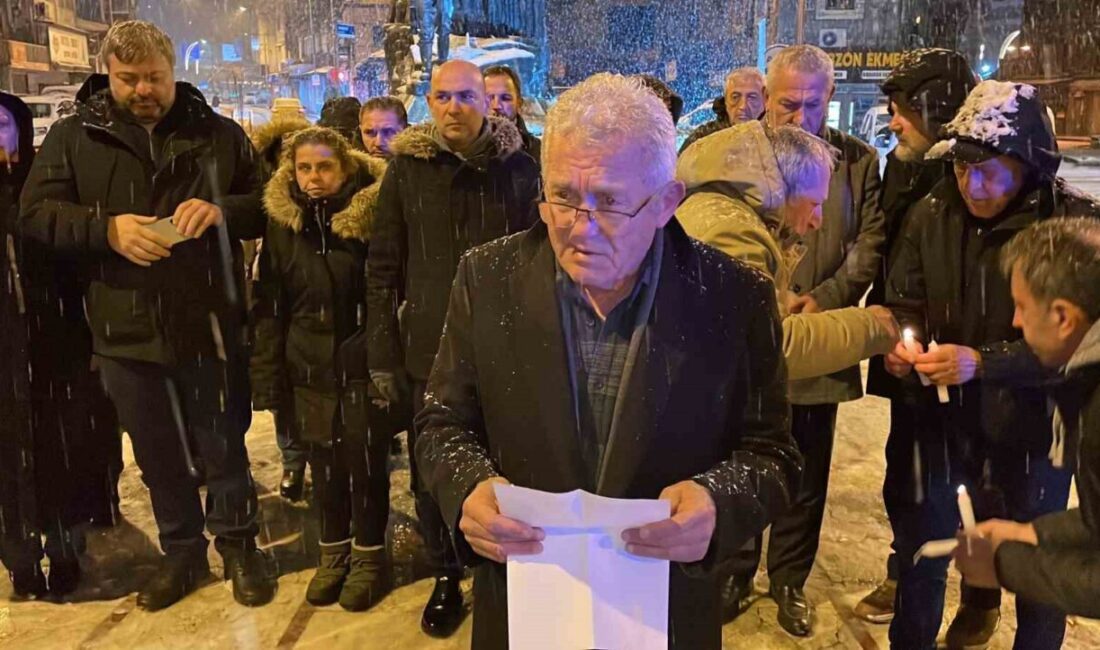 Zonguldak’ta, Kahramanmaraş merkezli depremlerde hayatını kaybedenler için anma töreni gerçekleştirildi.