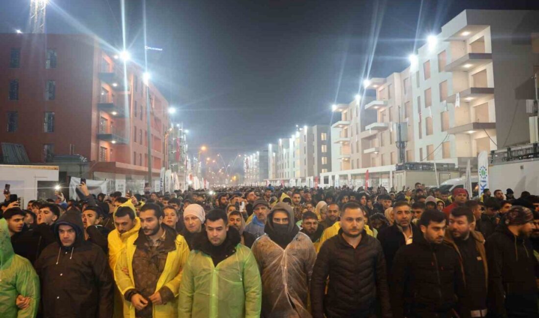 Kahramanmaraş merkezli depremin ikinci yıl dönümünde Hatay'da binlerce kişi, Antakya'da