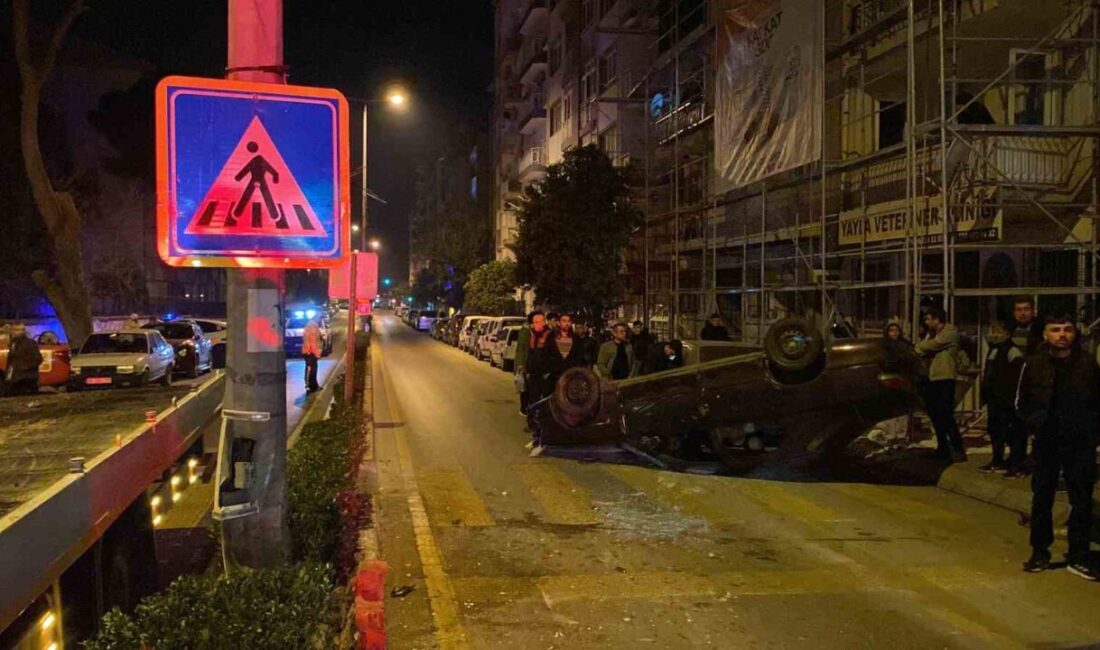 Aydın'ın Efeler ilçesinde meydana gelen trafik kazasında 4 genç yaralandı.