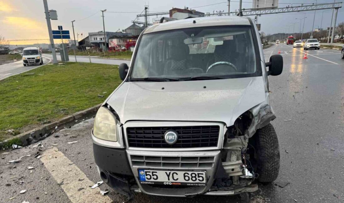 Samsun'un Bafra ilçesindeki Kolay Kavşağı'nda H.K. ve S.A. yönetimindeki hafif