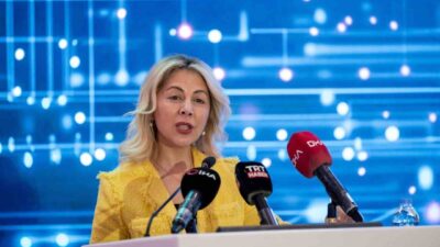 Bahçeşehir Kolejince düzenlenen seminerde yapay zekanın eğitimdeki önemi ve geleceği