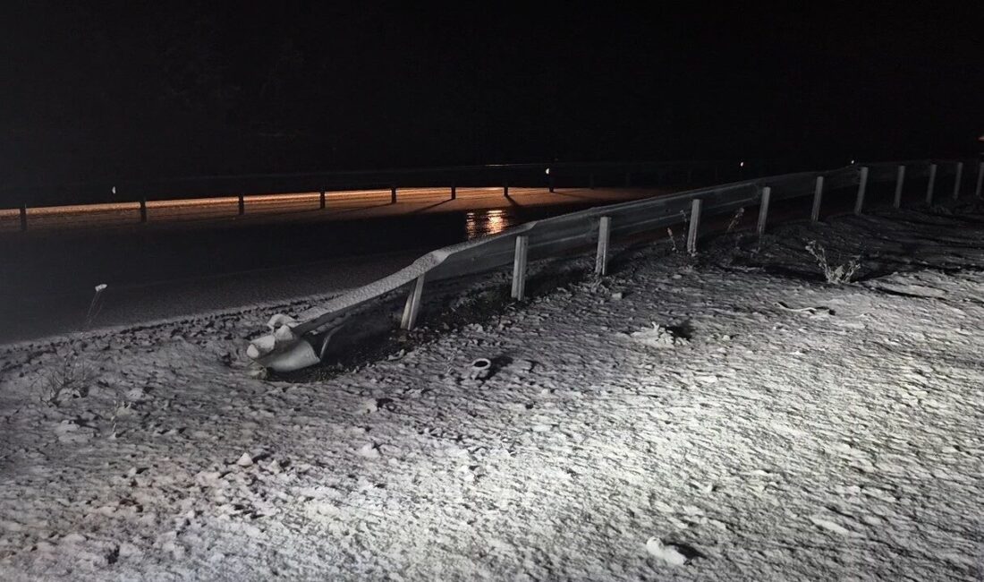 Meteoroloji Genel Müdürlüğü'nün uyarıları doğrultusunda Bartın'da kar yağışı şehir merkezine
