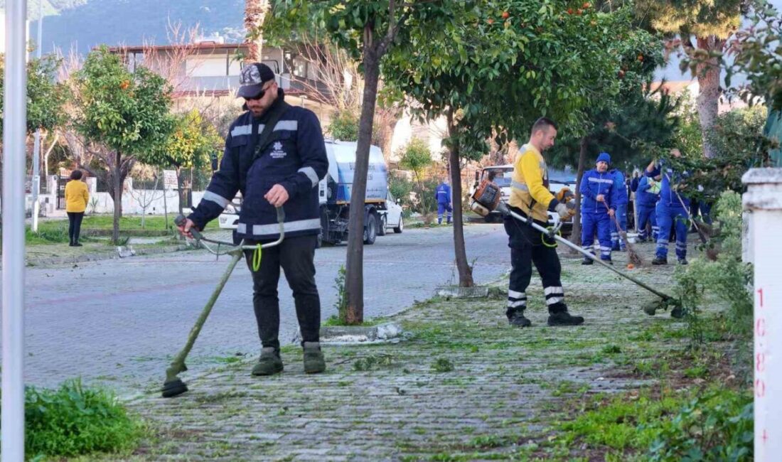 Aydın Büyükşehir Belediye Başkanı Özlem Çerçioğlu'nun liderliğinde Kuşadası'nda yapılan çevre