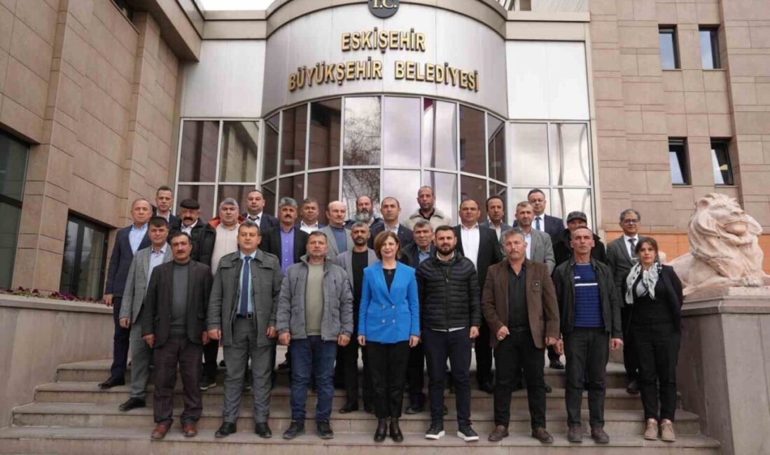 Eskişehir Büyükşehir Belediye Başkanı Ayşe Ünlüce, Günyüzü mahalle muhtarlarıyla buluşarak