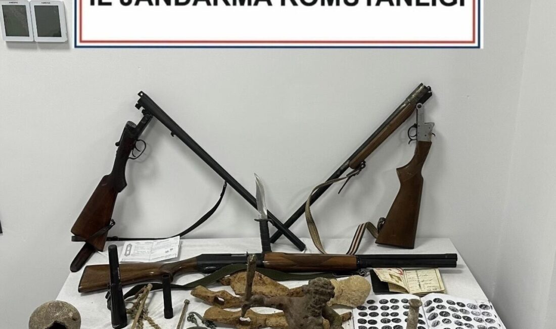 Denizli'de gerçekleştirilen operasyonda, kaçak kültür varlığı ticareti yapan iki kişi