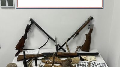 Denizli'de gerçekleştirilen operasyonda, kaçak kültür varlığı ticareti yapan iki kişi