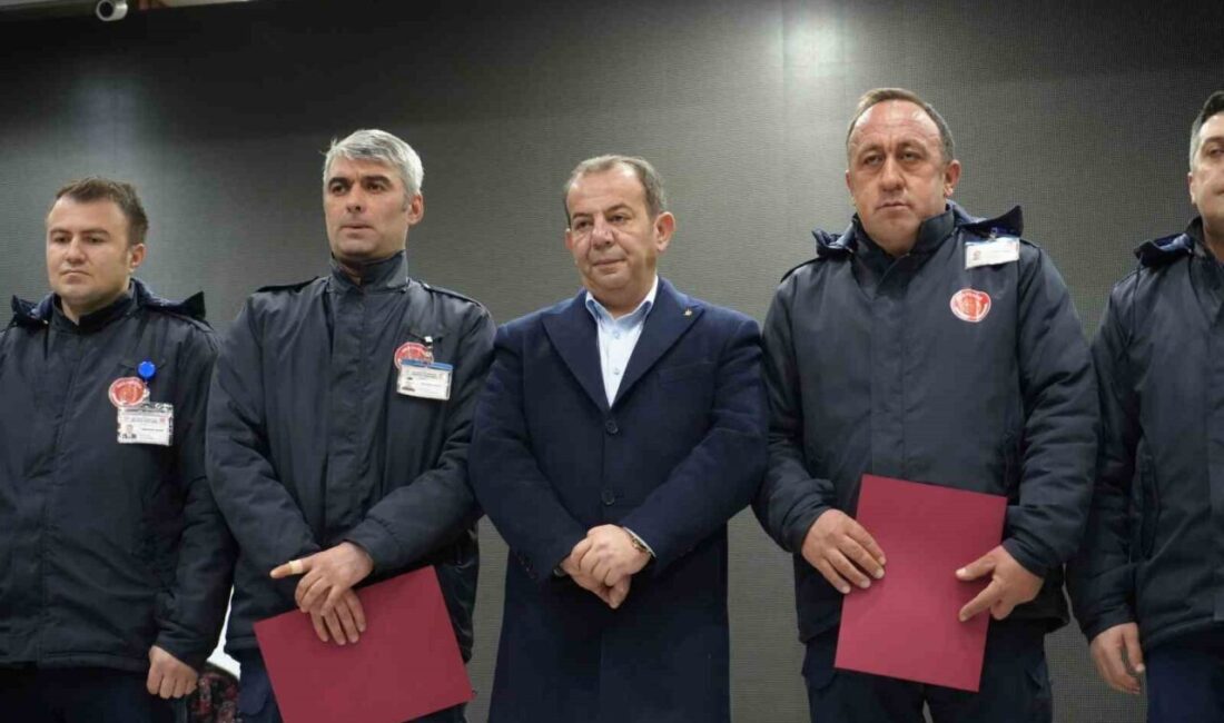 Bolu Belediye Başkanı Tanju Özcan, Kartalkaya otel faciasında itfaiye görevlilerine