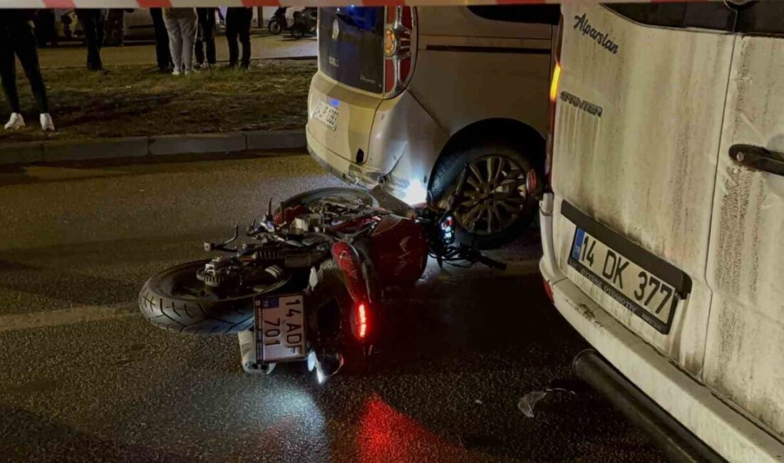 Bolu'da trafik kazasında 23 yaşındaki Ferhat Ünlü yönetimindeki motosiklet, kırmızı