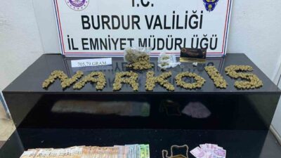 Burdur'da araçta uyuşturucu bulunduran S.Y. isimli şahıs, tutuklanarak cezaevine gönderildi.