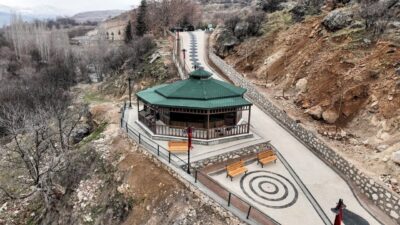 Tunceli Valisi Bülent Tekbıyıkoğlu, Çemişgezek ilçesinde "Su Sesi Eşliğinde Genç