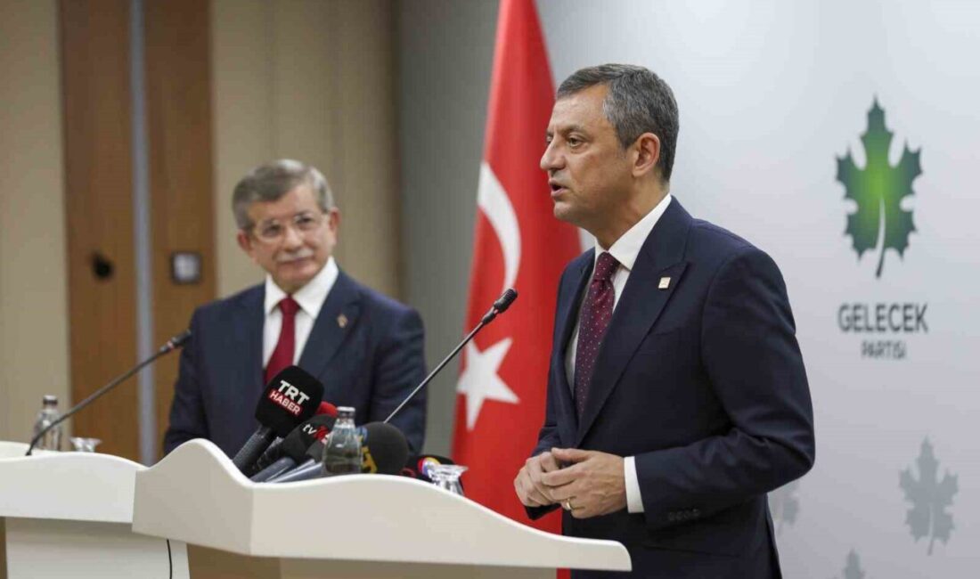 CHP Genel Başkanı Özgür Özel, Gelecek Partisi lideri Ahmet Davutoğlu