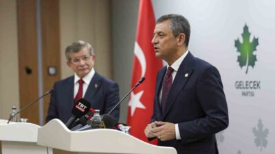 CHP Genel Başkanı Özgür Özel, Gelecek Partisi lideri Ahmet Davutoğlu