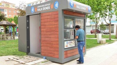 Çorum Belediyesi Halk Ekmek Fabrikası'nda 270 gram yumurtalı-susamlı ramazan pidesi