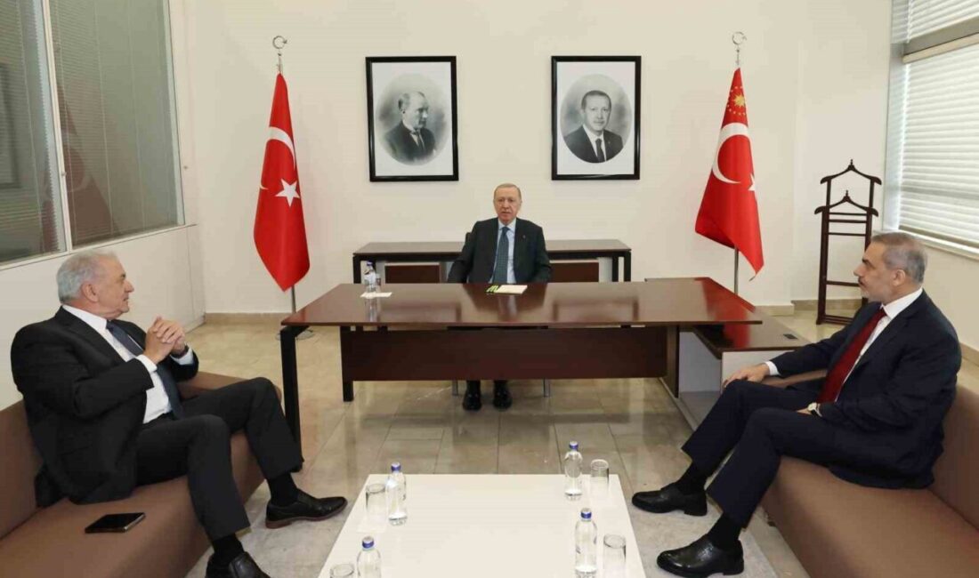 Cumhurbaşkanı Erdoğan, eski Yunanistan Dışişleri Bakanı Dimitris Avramopoulos'u kabul etti.