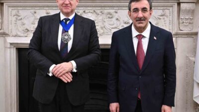 Cumhurbaşkanı Yardımcısı Cevdet Yılmaz, Londra Finans Merkezi Belediye Başkanı Alastair