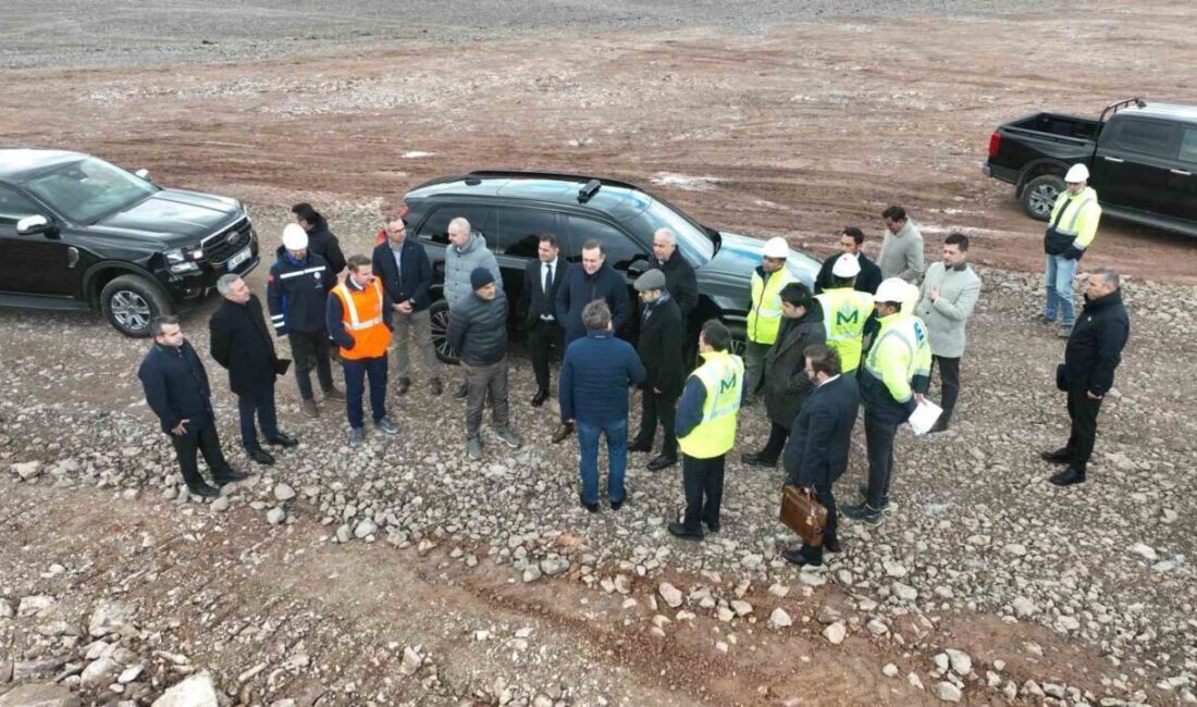 Cumhurbaşkanlığı Yatırım Ofisi Başkanı Burak Dağlıoğlu, Manisa'nın Muradiye Organize Sanayi