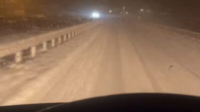 Çankırı'da etkili olan yoğun kar yağışı, D-100 karayolu ulaşımını zora