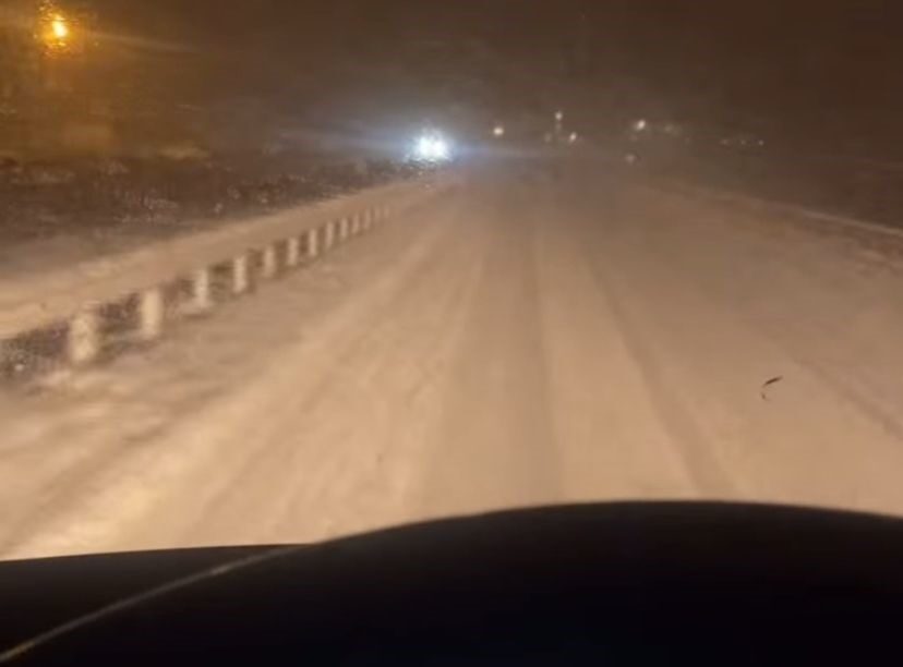 Çankırı'da etkili olan yoğun kar yağışı, D-100 karayolu ulaşımını zora