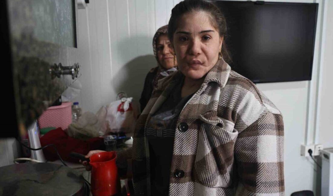 Hatay'da 6 Şubat depremlerinin ardından enkazdan kurtarılan 17 yaşındaki Yeliz