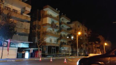 Şanlıurfa'nın Haliliye ilçesinde, 5 katlı Saray Apartmanı'nın kolonlarından çatırtı sesleri