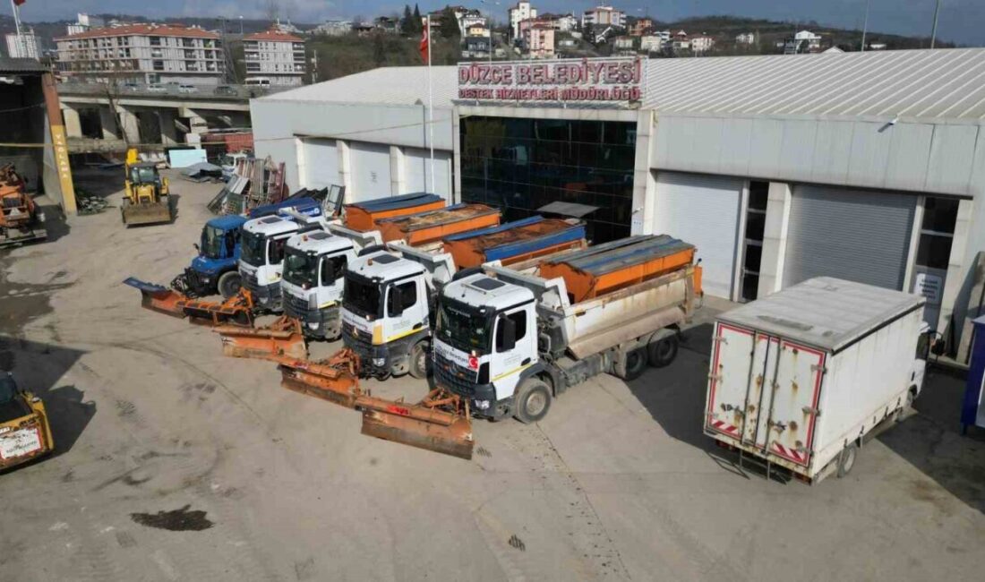 Düzce Belediyesi, 5 Şubat 2025'te beklene kar yağışına hazırlık olarak