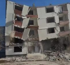 Kahramanmaraş merkezli depremler Elazığ'da büyük hasara yol açtı. Sürsürü Mahallesi'nde