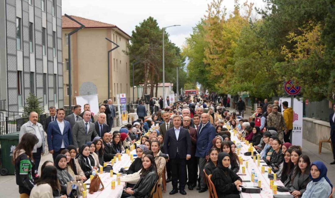 Erzincan'da üniversite öğrencilerinin iş gücü becerilerini geliştirmek amacıyla Türkiye İş