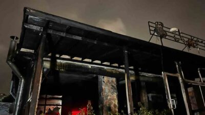 Esenyurt'ta bir park içindeki kafede, saat 22.00 sıralarında sebebi bilinmeyen