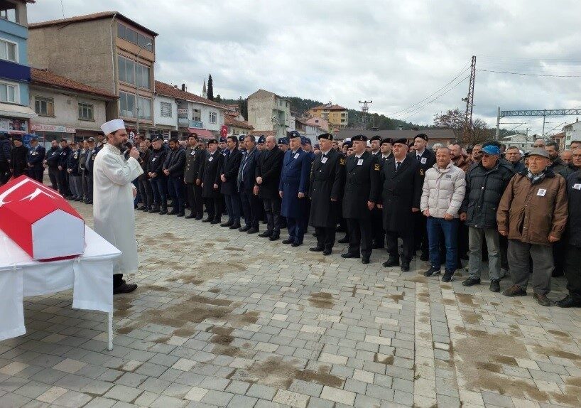 Kütahya'nın Tavşanlı ilçesindeki Balıköy beldesinde yangında hayatını kaybeden Kıbrıs gazisi