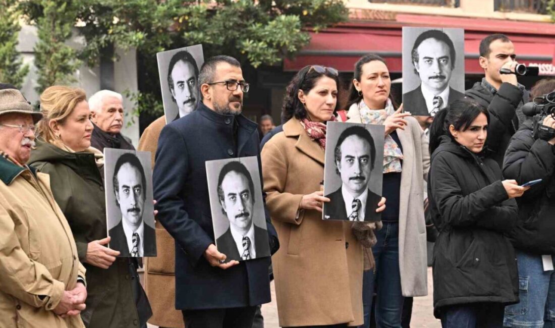 Gazeteci Abdi İpekçi, Nişantaşı'ndaki anıtı ve Zincirlikuyu Mezarlığı'ndaki kabri başında