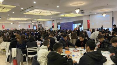 REV'in düzenlediği "Geleceğini İnovasyonla Şekillendir: Bir Zamanlar Atık" atölyesi, 1000