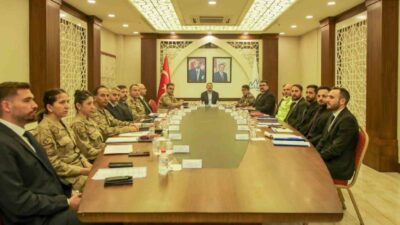 Hakkari Valisi Ali Çelik, bir aylık dönemde aranma kaydı bulunan