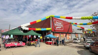 Denizli Sosyete Pazarı, uygun fiyatlarla kaliteli markaları sunarak ziyaretçilerin ilgisini