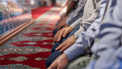 On bir ayın sultanı Ramazan, Cuma gününü Cumartesi’ye bağlayan gece