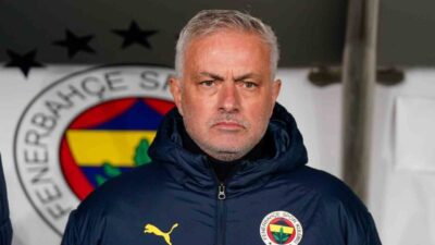 Fenerbahçe'nin Teknik Direktörü Jose Mourinho, Türkiye Kupası'nda Erzurumspor FK ile