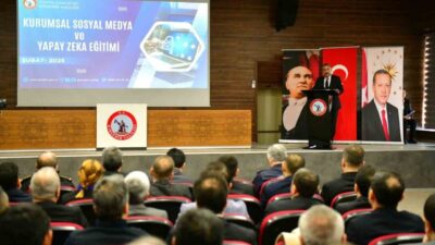 Kırşehir'de kamu personeline 'Kurumsal Sosyal Medya ve Yapay Zeka Eğitimi'
