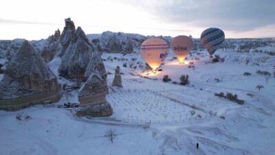 Kapadokya'da etkili olan kar yağışı ve rüzgar, sıcak hava balon